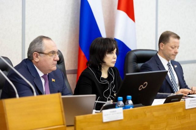 Кто получил места после отказа Кожемяко и Щербины от мандатов в Заксобрании Приморья - PrimaMedia: Лента новостей, 25.09.2026