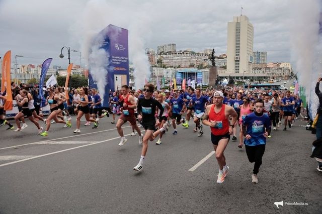 Десятый, юбилейный, рекордный: Владивосток пробежал Galaxy Vladivostok Marathon - PrimaMedia: Лента новостей, 26.09.2026