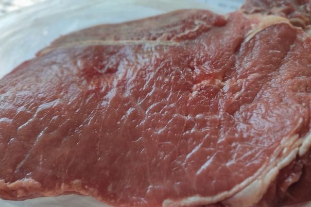 Не та говядина: 16 тонн импортного мяса забраковали в Приморье из-за опасных остатков ветпрепарата - PrimaMedia: Лента новостей, 27.09.2026