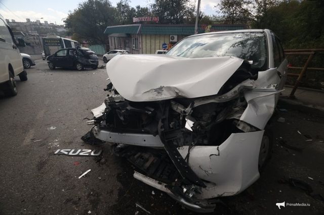 Полиция уточнила число пострадавших автомобилей в массовом ДТП во Владивостоке Полиция уточнила число пострадавших автомобилей в массовом ДТП во Владивостоке - PrimaMedia: Лента новостей, 01.10.2026