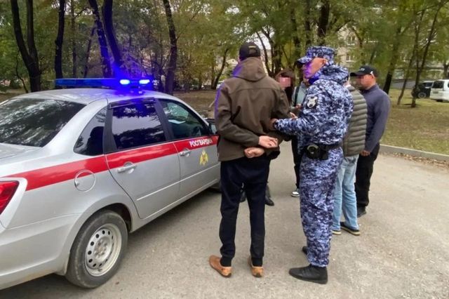 В Уссурийске прохожий помог задержать мужчину с запрещенным веществом В Уссурийске прохожий помог задержать мужчину с запрещенным веществом - UssurMedia: Лента новостей, 14.10.2026