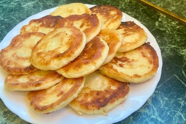 Яичница и бутерброды не в почёте: оладьи с сыром — вот что готовить на завтрак - PrimaMedia: Лента новостей, 16.10.2026