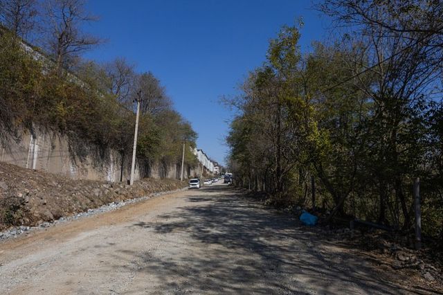Дорогу в районе Китай-города во Владивостоке готовят к асфальтированию Дорогу в районе Китай-города во Владивостоке готовят к асфальтированию - PrimaMedia: Лента новостей, 17.10.2026