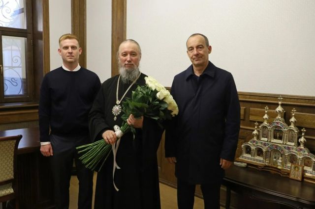 Юрий Бурлачко обсудил с митрополитом Кубани Василием поддержку семей и воспитание молодежи - KrasnodarMedia, 18.10.2026