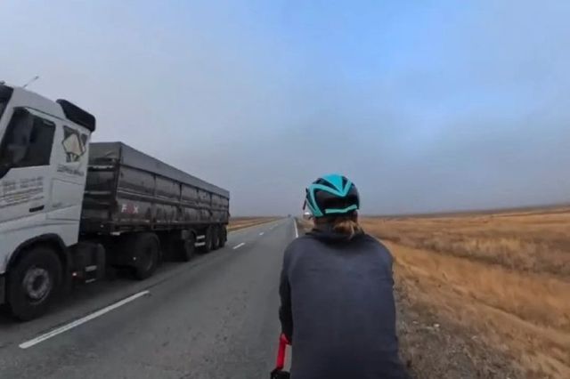 Велопутешественник проехал 10 тысяч километров на пути из Владивостока в Кейптаун - PrimaMedia: Лента новостей, 21.10.2026