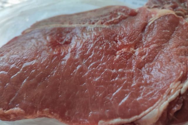 Запрещённый ветпрепарат нашли в 7 тоннах импортного мяса буйвола во Владивостоке - PrimaMedia: Лента новостей, 25.10.2026