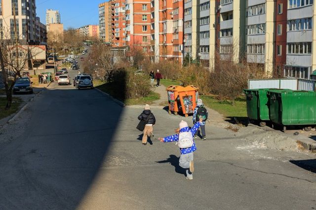 Жители Эгершельда добиваются обустройства тротуаров и освещения у их домов - PrimaMedia: Лента новостей, 29.10.2026