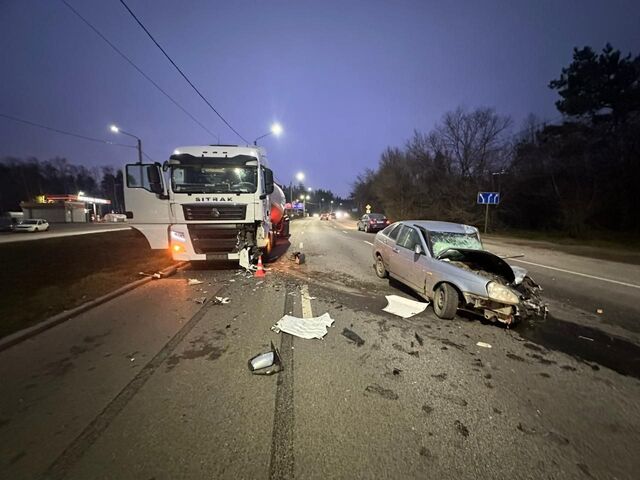 Появились подробности столкновения большегруза и легковушки на Героев Сибиряков. - Новости Воронежа | РИА «Воронеж», 19.11.2025