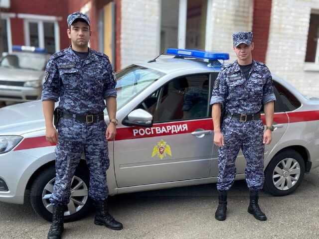 В Армавире росгвардейцы уберегли женщину отговорили женщину от прыжка с моста В Армавире росгвардейцы уберегли женщину отговорили женщину от прыжка с моста - Краснодар | Телетайп, 29.08.2025