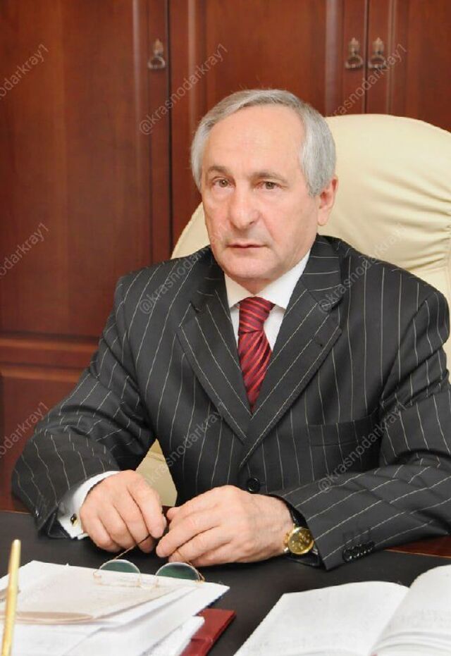 Экс-глава Верховного суда Адыгеи Аслан Трахов лишился активов на 13 млрд. - Краснодар и край, 16.09.2025