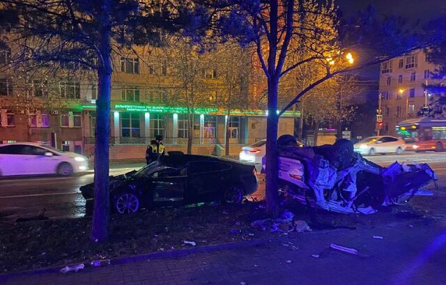Три человека погибли в жутком ДТП сегодня утром в Хабаровске Три человека погибли в жутком ДТП сегодня утром в Хабаровске - Хабаровск, 26.10.2025