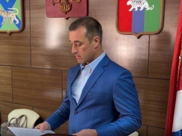 Прокуратура потребовала отменить миллионную премию главе Надеждинского района - Приморье | Онлайн, 06.03.2026