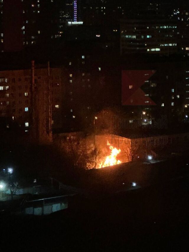 На улице Промышленной горели гаражи. - Типичный Краснодар, 19.03.2026