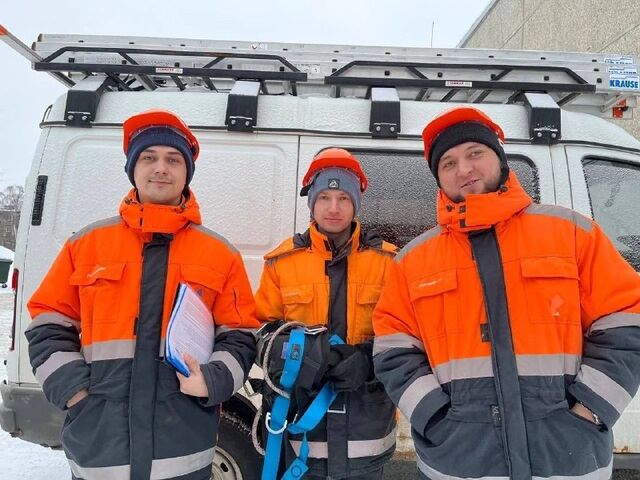 «Чуть всё не крякнулось» — связисты из Первоуральска спасли интернет в посёлках, которых отрезало паводком реки Утки «Чуть всё не крякнулось» — связисты из Первоуральска спасли интернет в посёлках, которых отрезало паводком реки Утки - СВЕТ💡Екатеринбург, 16.04.2026