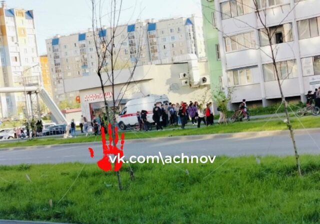 Мужчина выпал из окна в Челябинске: его увезла скорая помощь - Агентство чрезвычайных новостей, 06.05.2026