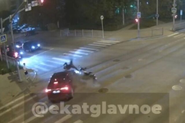Бизнесмену, обвиняемому в убийстве школьниц, не дали проститься с разбившейся на мотоцикле женой - Новости Uralweb.ru, 27.05.2026