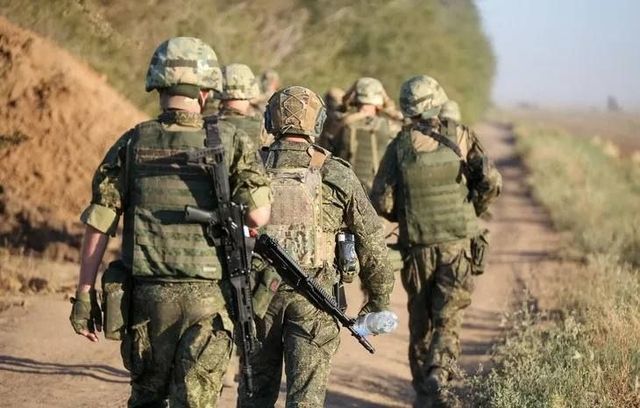 В Приморье создают мобильные огневые группы из числа резервистов, заключивших специальный контракт, для защиты объектов критической инфраструктуры от атак беспилотных летательных аппаратов. - Приморье | Онлайн, 28.07.2026