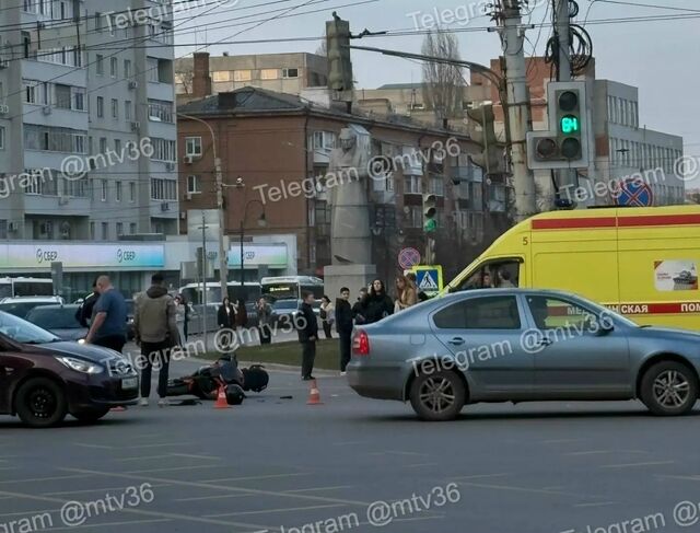 Мотоциклиста сбили в центре Воронежа - МОЁ! Online. Все новости Воронежа, 28.03.2026