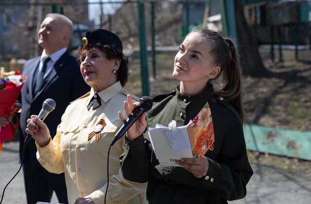 Песни Победы зазвучали во дворах ветеранов в Приморье - Пресс-поток - Приморье24 Информационное агентство, последние новости Владивостока и Приморского края, 18.04.2025