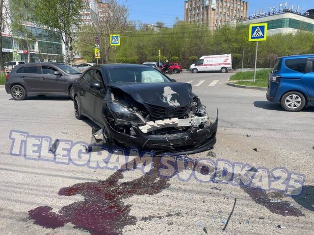 Серьезное ДТП из трех автомобилей произошло во Владивостоке - Пресс-поток - Приморье24 Информационное агентство, последние новости Владивостока и Приморского края, 12.05.2025