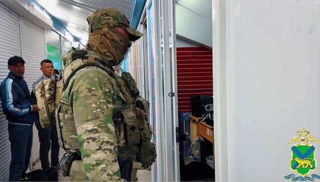 Во Владивостоке пресекли схему фиктивной регистрации мигрантов - Пресс-поток - Приморье24 Информационное агентство, последние новости Владивостока и Приморского края, 09.06.2025