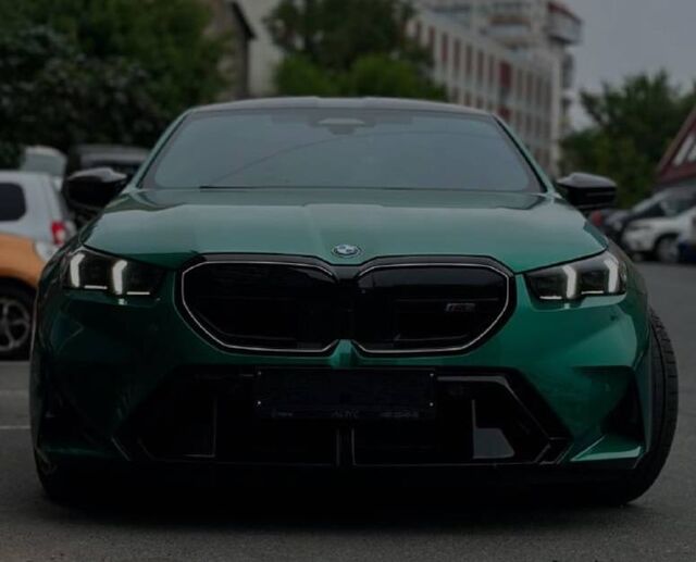 BMW M5 G90 за 25 млн рублей замечен в центре Владивостока - Пресс-поток - Приморье24 Информационное агентство, последние новости Владивостока и Приморского края, 15.07.2025