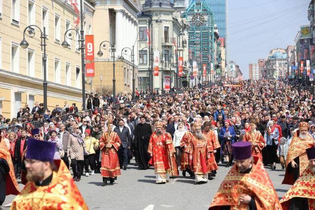 Мэр Находки потребовал наказать чиновников, отменивших крестный ход - Пресс-поток - Приморье24 Информационное агентство, последние новости Владивостока и Приморского края, 31.10.2025