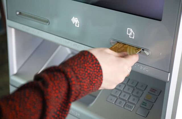 Что делать, если перевел деньги мошенникам: пошаговая инструкция Что делать, если перевел деньги мошенникам: пошаговая инструкция - Пресс-поток - Приморье24 Информационное агентство, последние новости Владивостока и Приморского края, 15.11.2025