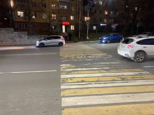 Неизвестный водитель автомобиля наехал на ребенка-пешехода во Владивостоке - Пресс-поток - Приморье24 Информационное агентство, последние новости Владивостока и Приморского края, 18.11.2025