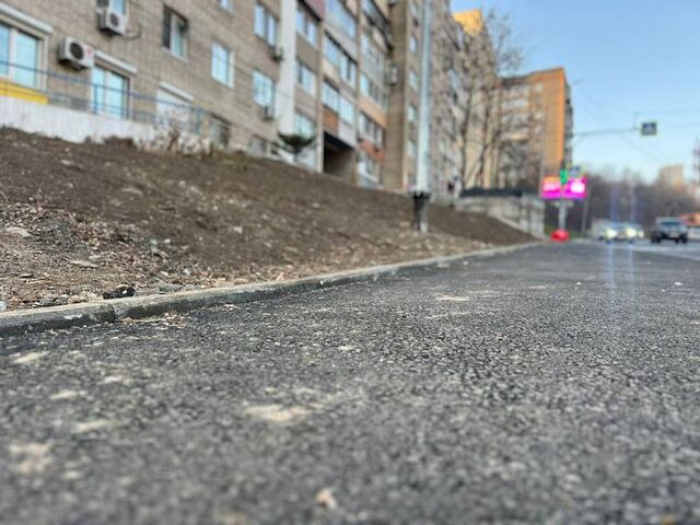 Улицы Владивостока преобразились после работ по обновлению теплосетей - Пресс-поток - Приморье24 Информационное агентство, последние новости Владивостока и Приморского края, 18.11.2025