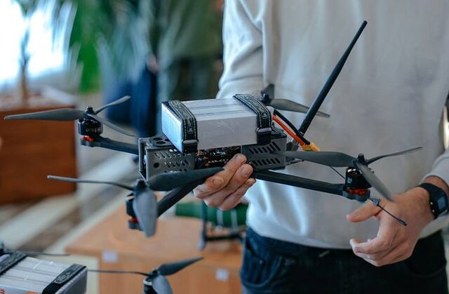 Студенты ДВФУ запускают проект по обучению сверстников управлению дронами - Пресс-поток - Приморье24 Информационное агентство, последние новости Владивостока и Приморского края, 21.02.2026