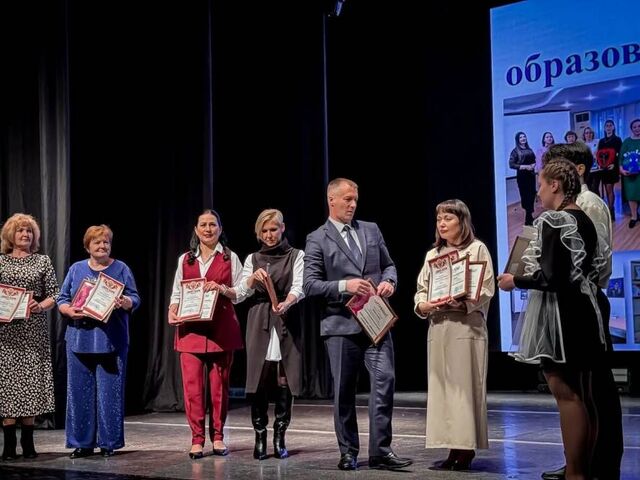 НЗМУ вручил сертификаты победителям конкурса «Лучший образовательный проект» в Находке - Пресс-поток - Приморье24 Информационное агентство, последние новости Владивостока и Приморского края, 27.05.2026