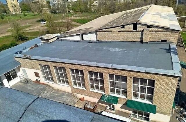 Приморский край завершил ремонт кровли в еще одной школе Тореза - Пресс-поток - Приморье24 Информационное агентство, последние новости Владивостока и Приморского края, 28.05.2026