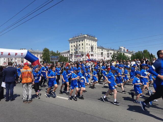 В Барнауле прошёл пробег «Кольцо Победы» - Вечерний Барнаул, 09.05.2025