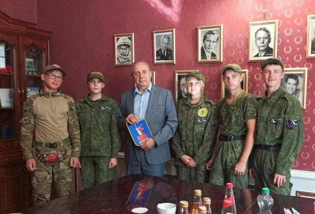 Алтайские школьники вернулись из экспедиции по местам боевых действий Великой Отечественной войны в Ленинградской области - Вечерний Барнаул, 31.07.2025
