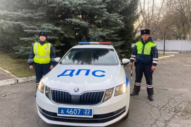 Неравнодушие и отзывчивость: сотрудники ГАИ в Барнауле помогли спасти малыша, проглотившего инородное тело - Вечерний Барнаул, 21.10.2025