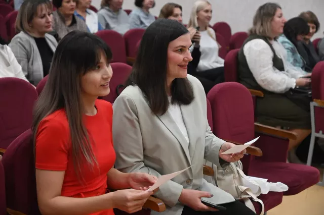 На масштабном форуме в Барнауле педагоги обсудили новые подходы к образованию - Вечерний Барнаул, 06.11.2025