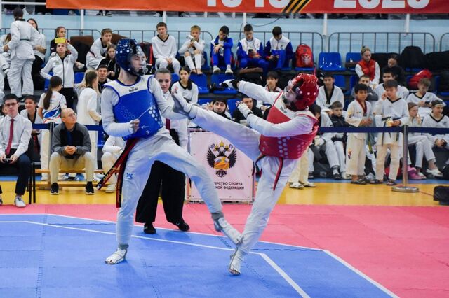 Спортсмены из Алтайского края завоевали три медали на всероссийских соревнованиях по тхэквондо - Вечерний Барнаул, 12.11.2025