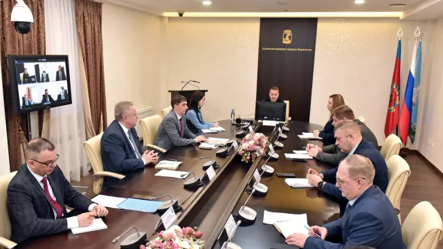 В администрации Барнаула обсудили методы борьбы с последствиями непогоды на территории города - Вечерний Барнаул, 19.02.2026