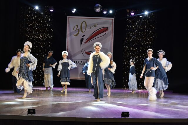 В апреле на подиумах Барнаула школьники представят собственную коллекцию одежды в стиле городецкой росписи - Вечерний Барнаул, 15.03.2026