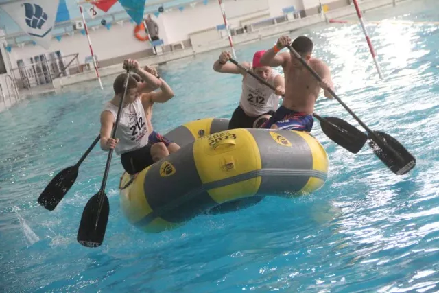 Загребающая роль: соревнования по рафтингу впервые провели в барнаульском бассейне - Вечерний Барнаул, 24.03.2026