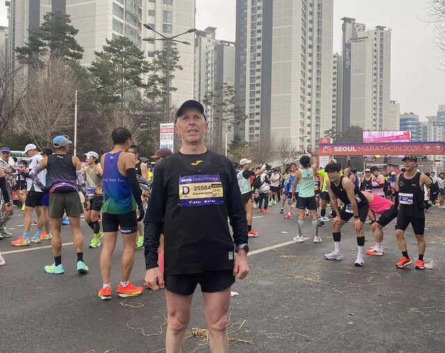 Преподаватель из Барнаула пробежал Сеульский марафон за 3 часа и 46 минут - Вечерний Барнаул, 27.03.2026