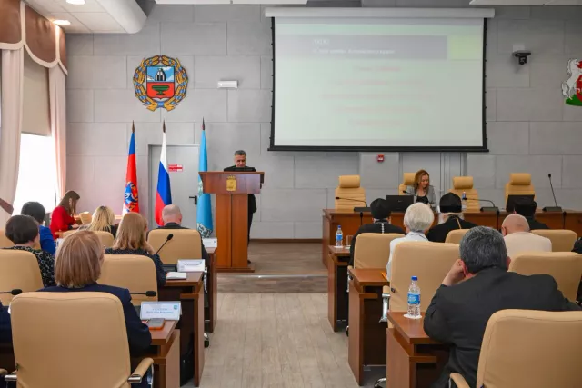 В Барнауле обсудили форматы взаимодействия с национально-культурными объединениями в рамках Года единства народов России - Вечерний Барнаул, 13.04.2026