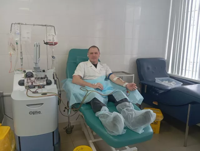 Генетические близнецы: барнаулец Александр Щеглов спас тяжелобольного человека, став донором костного мозга - Вечерний Барнаул, 14.04.2026