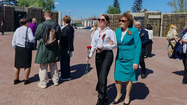 В Барнауле представители сообществ людей с особенностями здоровья почтили память погибших в годы Великой Отечественной войны - Вечерний Барнаул, 08.05.2026