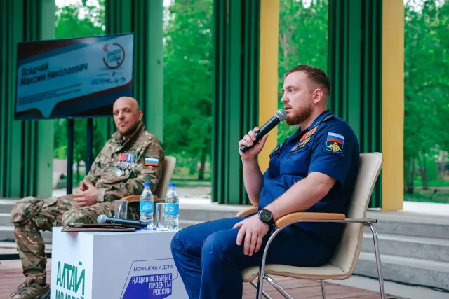 В Барнауле состоялась встреча с ветеранами боевых действий в рамках проекта «Диалоги с Героями» - Вечерний Барнаул, 10.05.2026