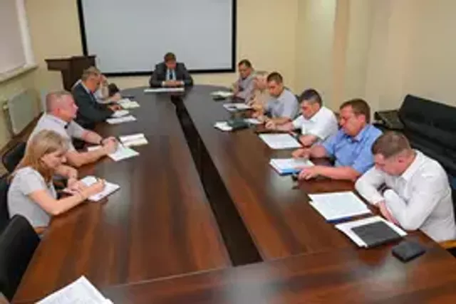 В Барнауле продолжают держать на контроле вопрос вывоза мусора и зачистки контейнерных площадок - Вечерний Барнаул, 15.06.2026
