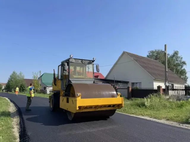 В барнаульском селе Власиха ремонтируют улицу Мозаичную по краевому проекту поддержки местных инициатив В барнаульском селе Власиха ремонтируют улицу Мозаичную по краевому проекту поддержки местных инициатив - Вечерний Барнаул, 18.06.2026