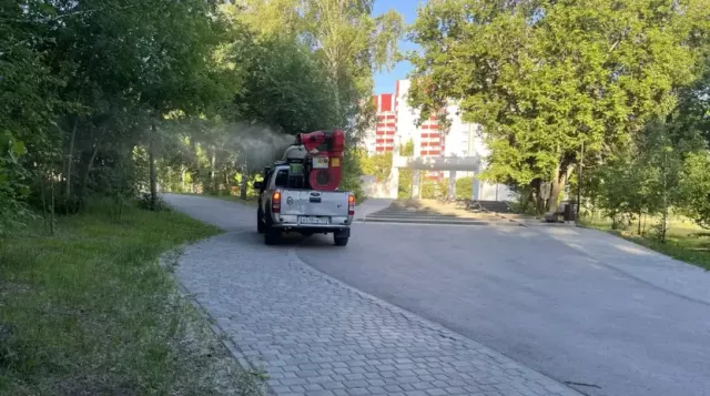 В Барнауле продолжают обрабатывать территории от комаров и клещей - Вечерний Барнаул, 24.06.2026