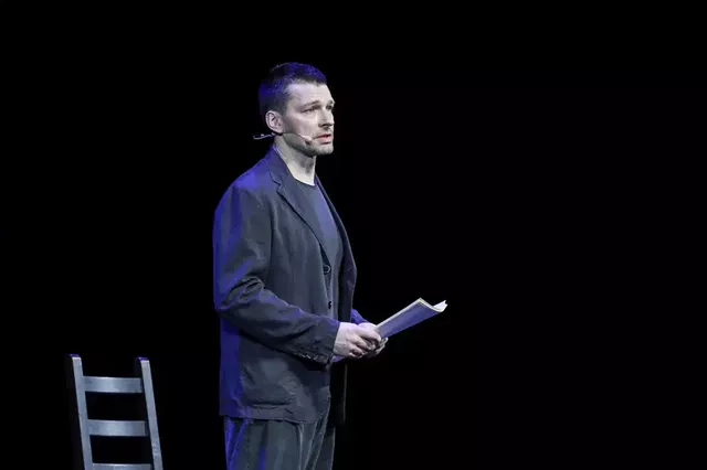Монолог в стихах: чем удивила барнаульцев творческая программа Даниила Страхова Монолог в стихах: чем удивила барнаульцев творческая программа Даниила Страхова - Вечерний Барнаул, 24.07.2026